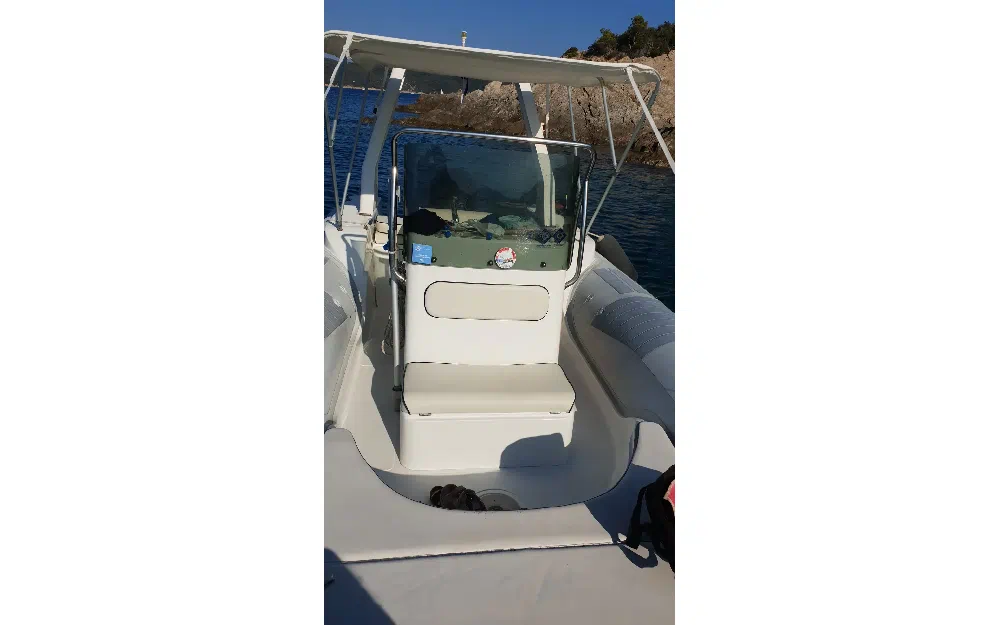 slider 1 Capelli Tempest 600