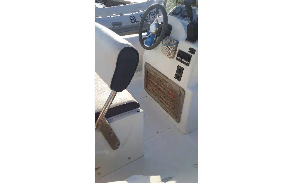 slider 4 Capelli Tempest 600