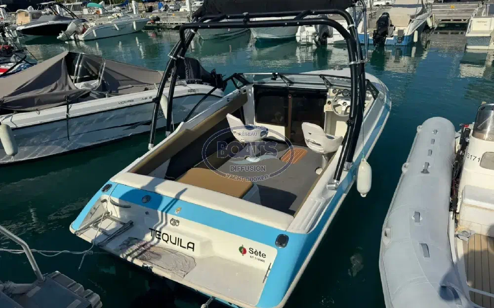 slider 2 Larson All American 190