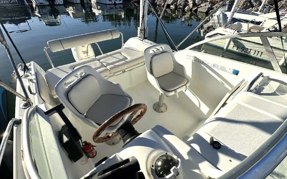 slider 1 Beneteau Flyer 570 Cabine