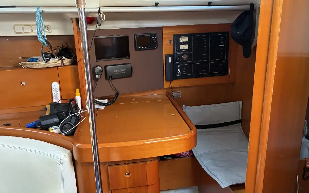 slider 12 Beneteau First 42 S7