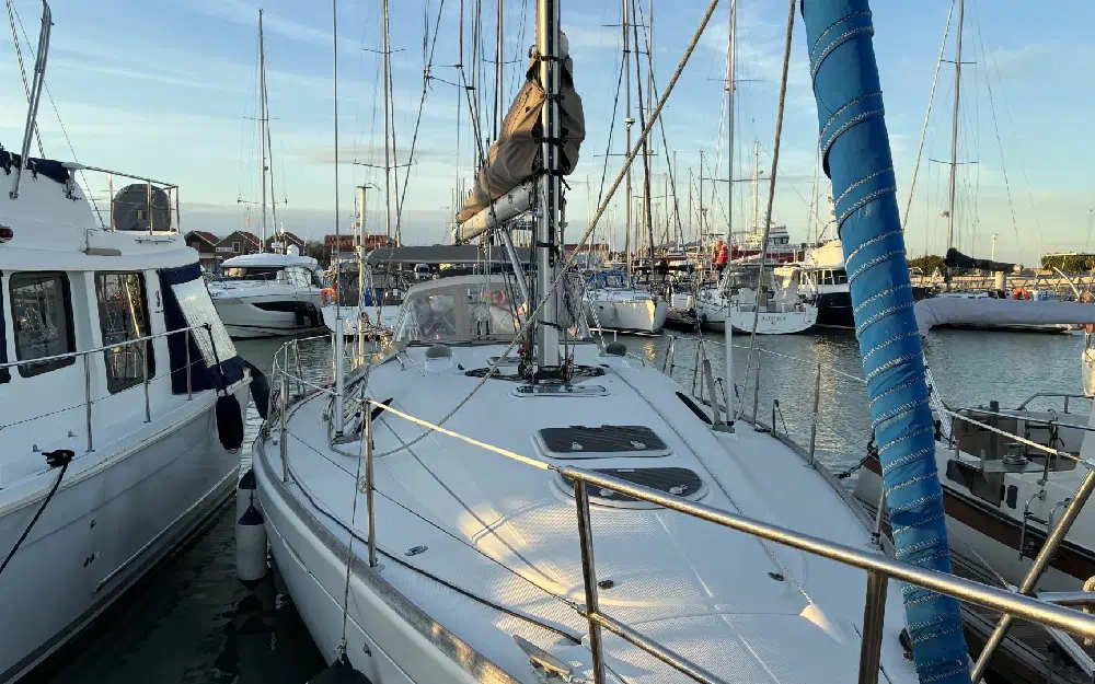 slider 3 Beneteau First 42 S7