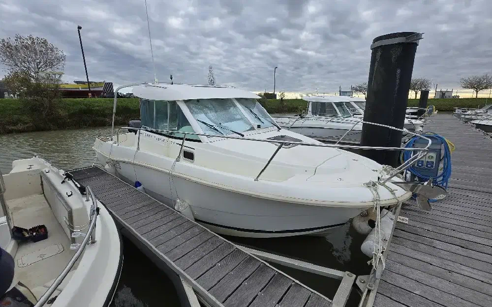 slider 0 Jeanneau Merry Fisher 725