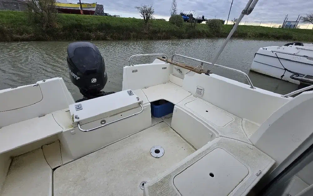 slider 3 Jeanneau Merry Fisher 725