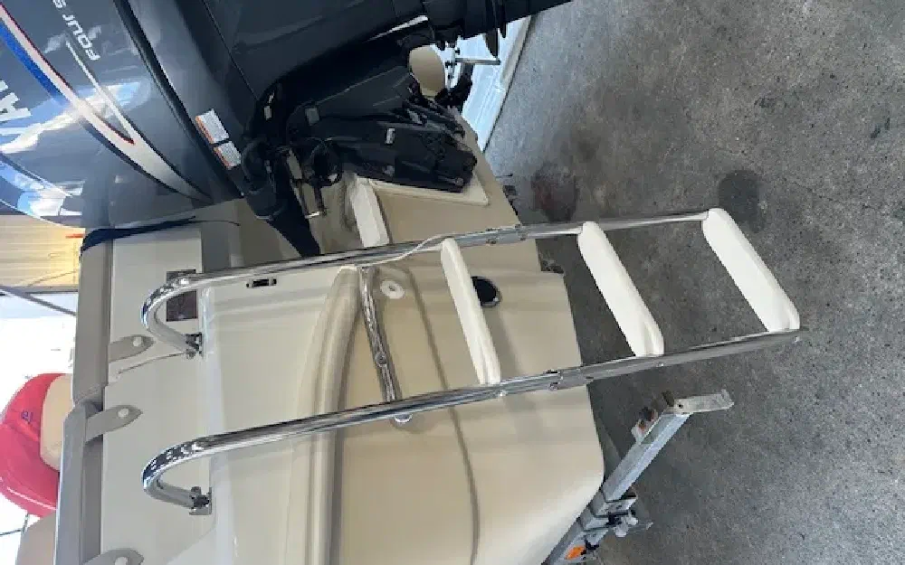 slider 9 Jeanneau Cap Camarat 555 CC