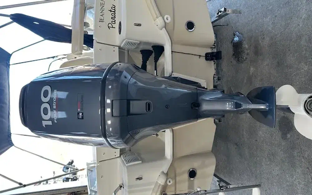 slider 11 Jeanneau Cap Camarat 555