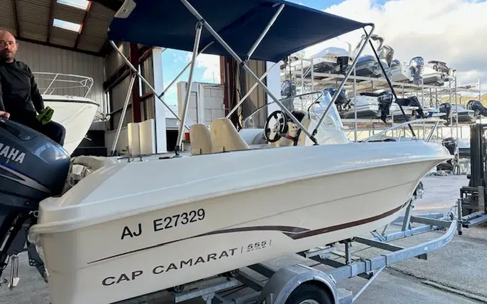 slider 12 Jeanneau Cap Camarat 555