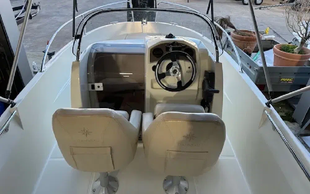 slider 1 Jeanneau Cap Camarat 555 CC