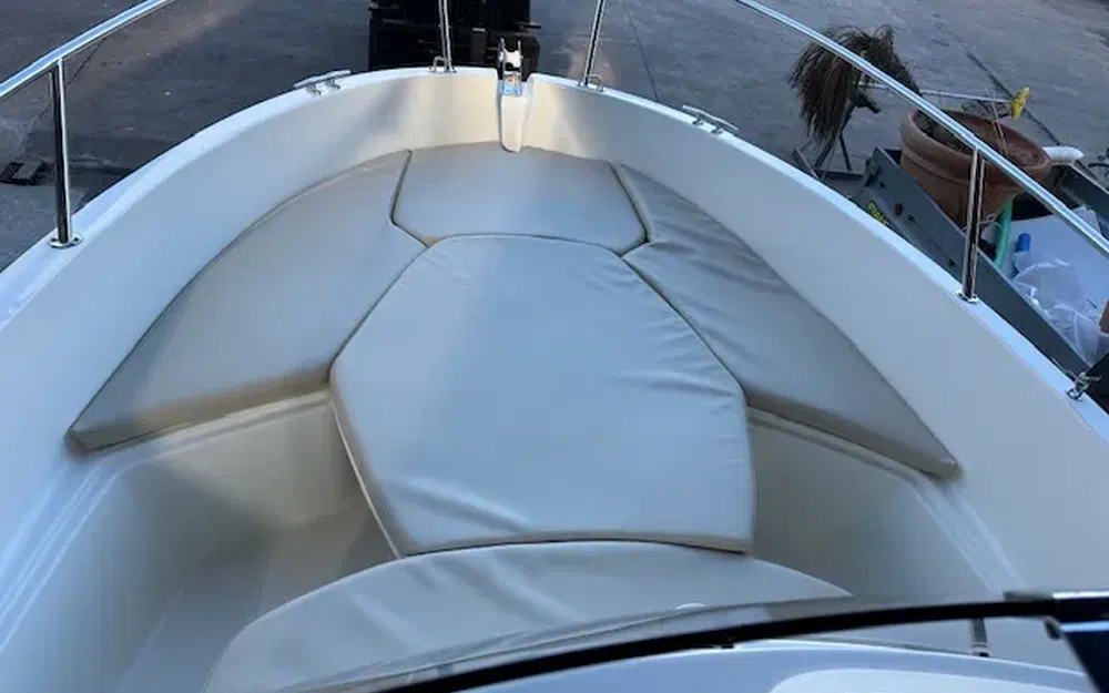 slider 3 Jeanneau Cap Camarat 555