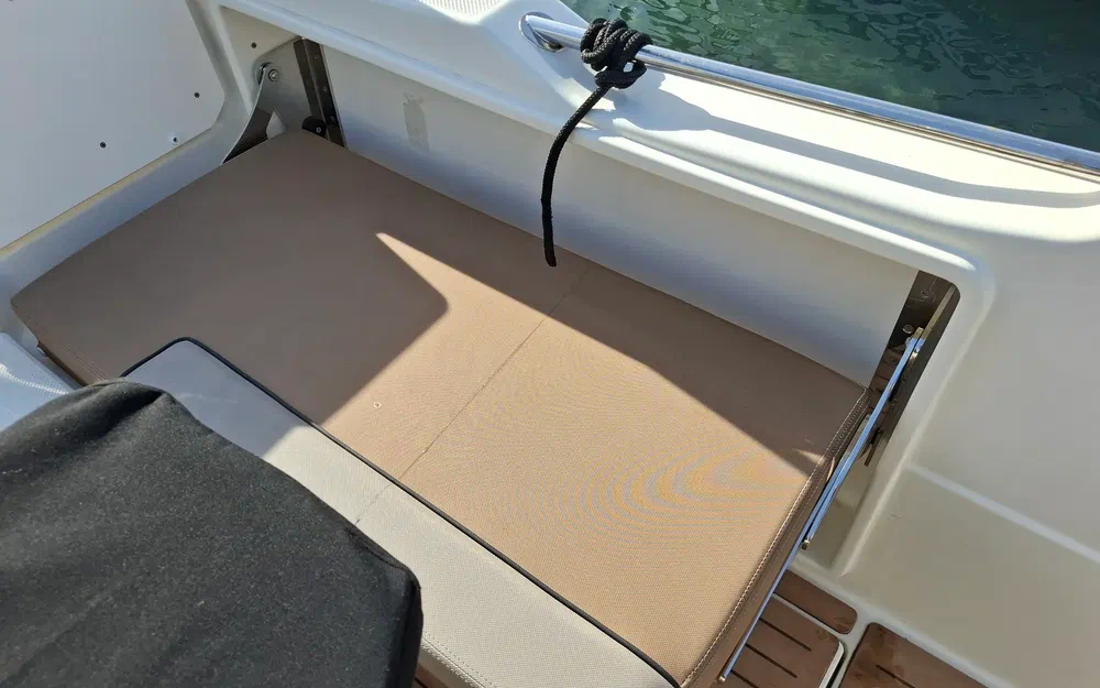 slider 11 Quicksilver Activ 755 Sundeck