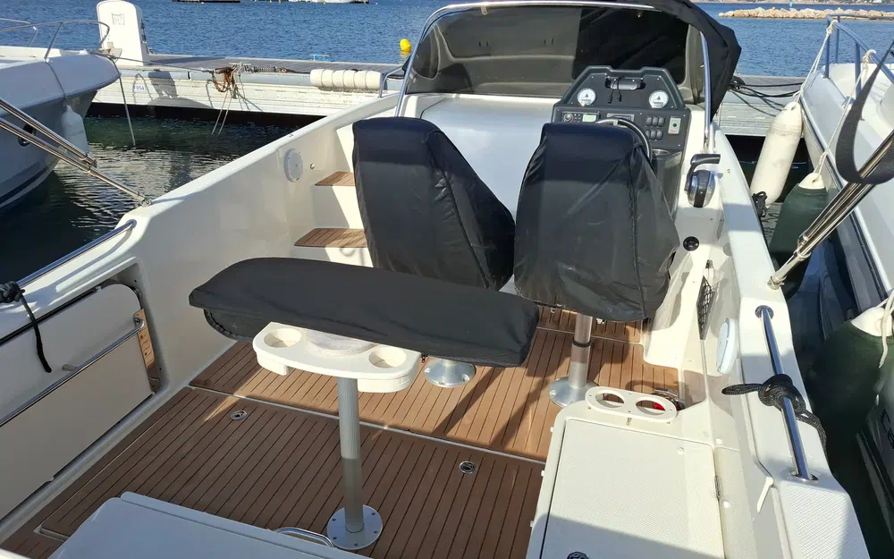slider 12 Quicksilver Activ 755 Sundeck