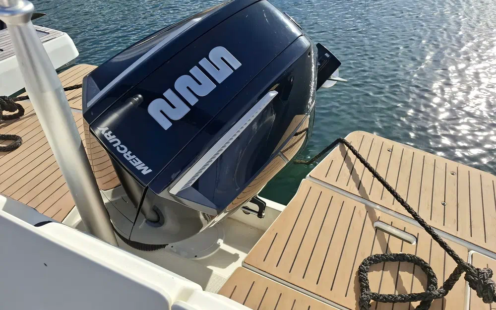 slider 16 Quicksilver Activ 755 Sundeck