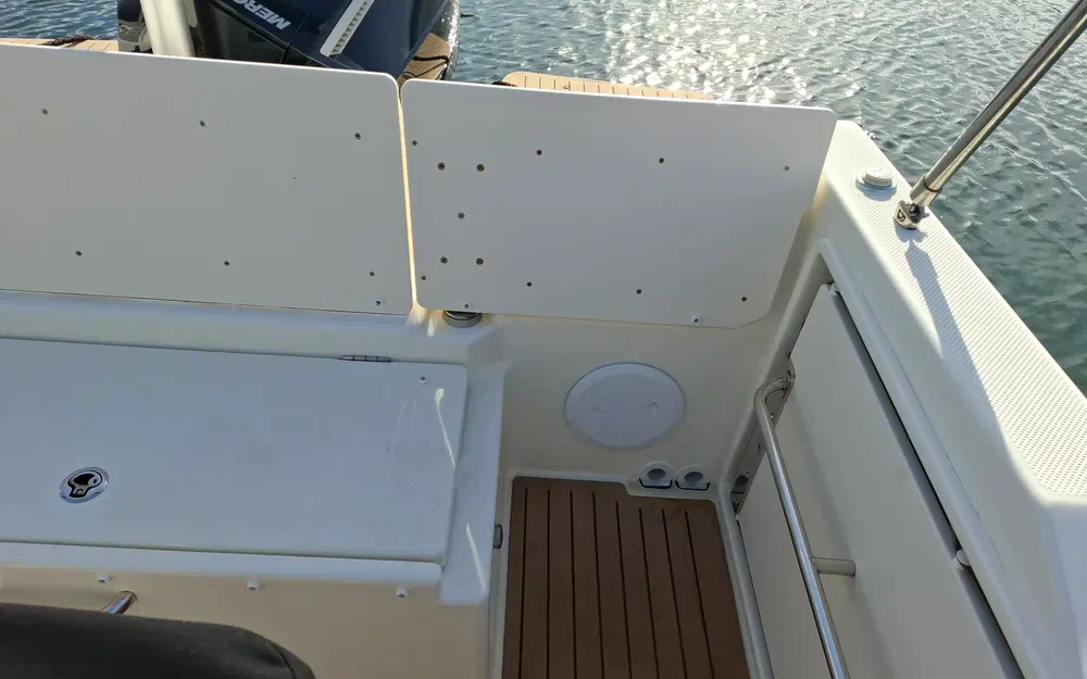 slider 18 Quicksilver Activ 755 Sundeck