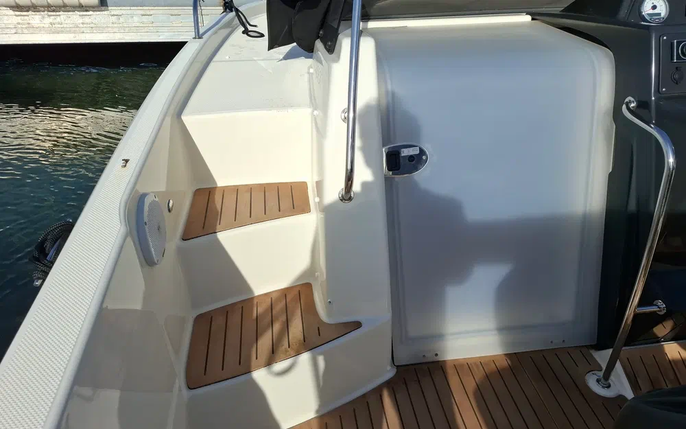 slider 20 Quicksilver Activ 755 Sundeck