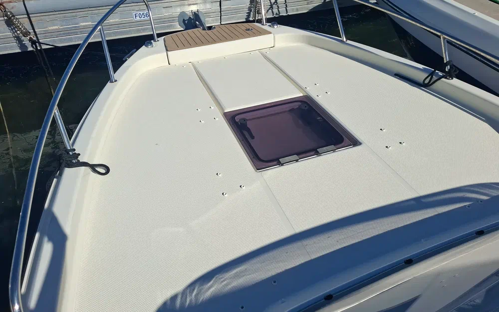 slider 33 Quicksilver Activ 755 Sundeck