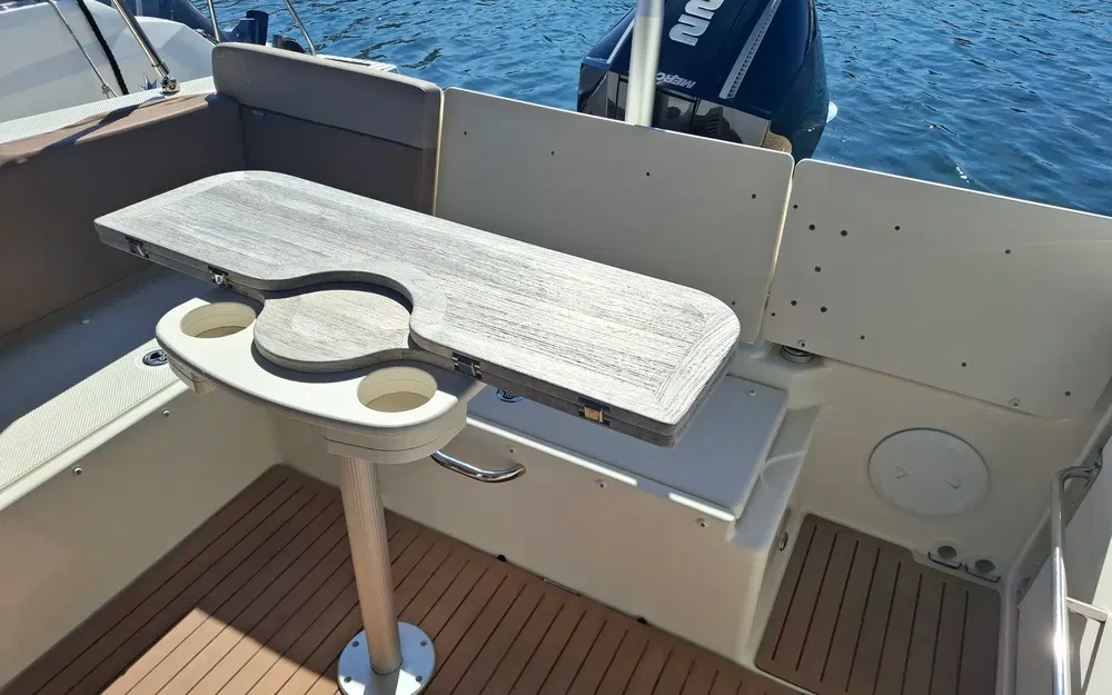 slider 36 Quicksilver Activ 755 Sundeck