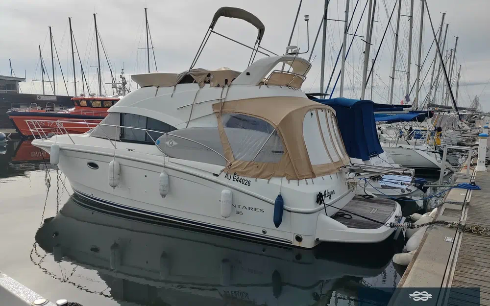 slider 0 Beneteau Antares 36