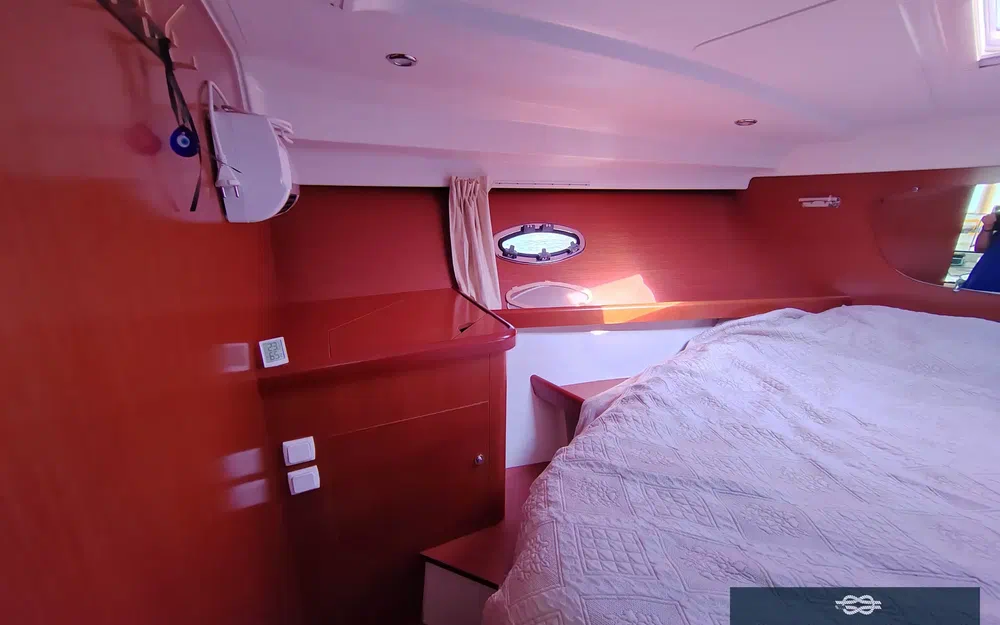 slider 13 Beneteau Antares 36