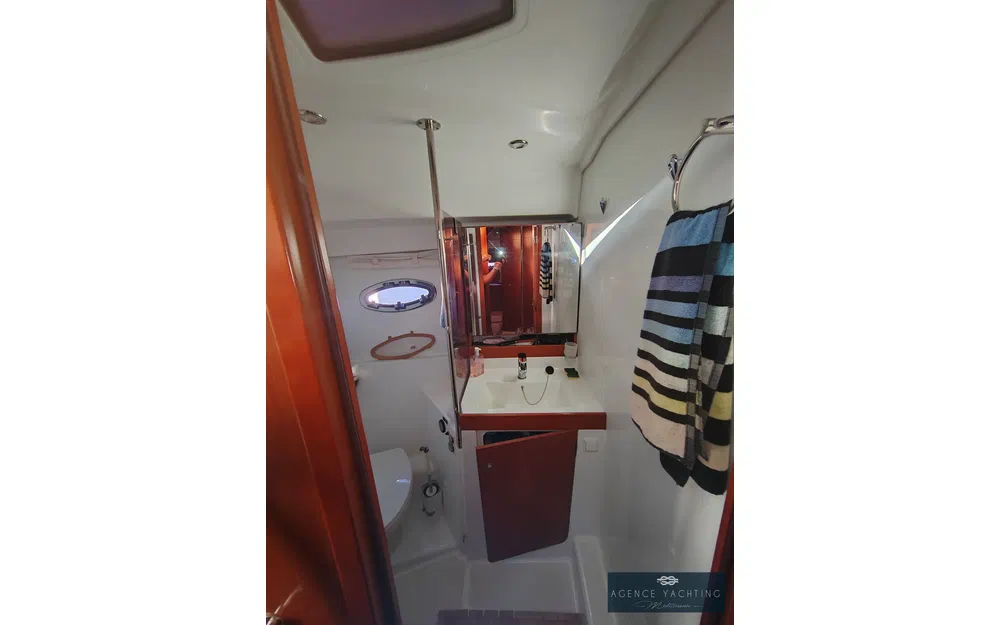 slider 16 Beneteau Antares 36