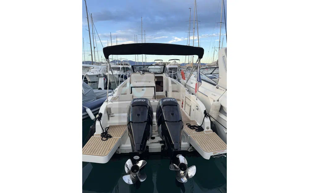 slider 5 Quicksilver Activ 875 Sundeck