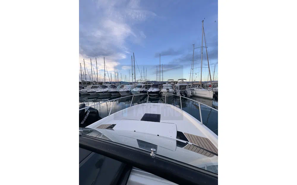 slider 8 Quicksilver Activ 875 Sundeck