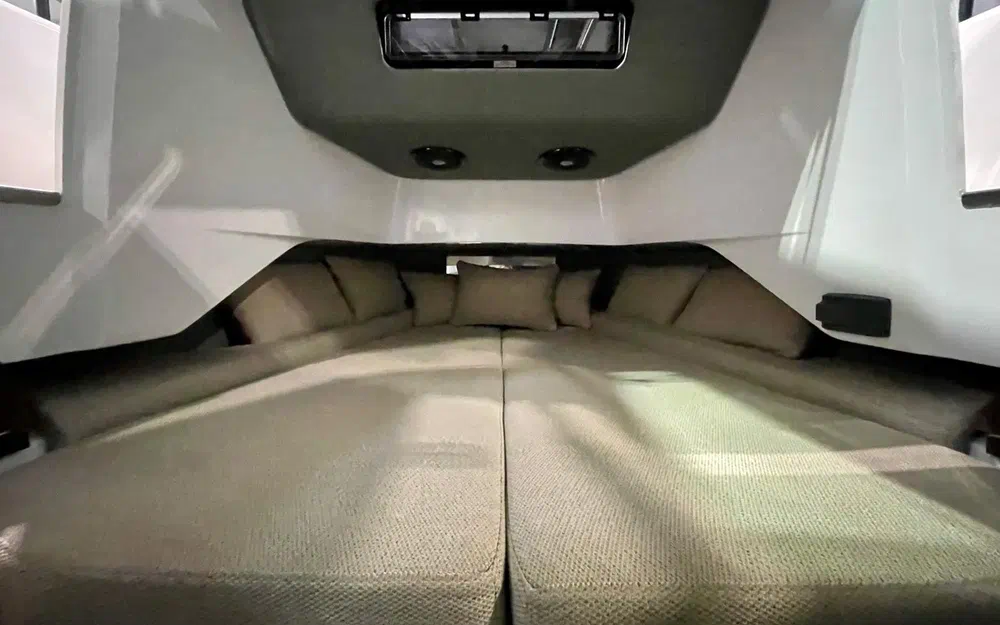 slider 9 Axopar  37 Suntop