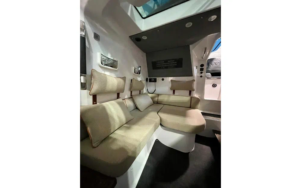 slider 10 Axopar  37 Suntop