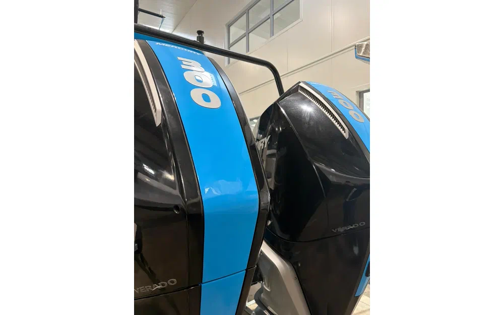 slider 7 Axopar  37 Suntop