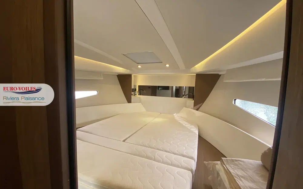 slider 15 Jeanneau Leader 40