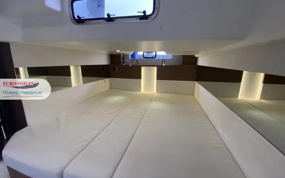 slider 18 Jeanneau Leader 40