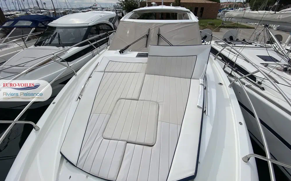 slider 19 Jeanneau Leader 40