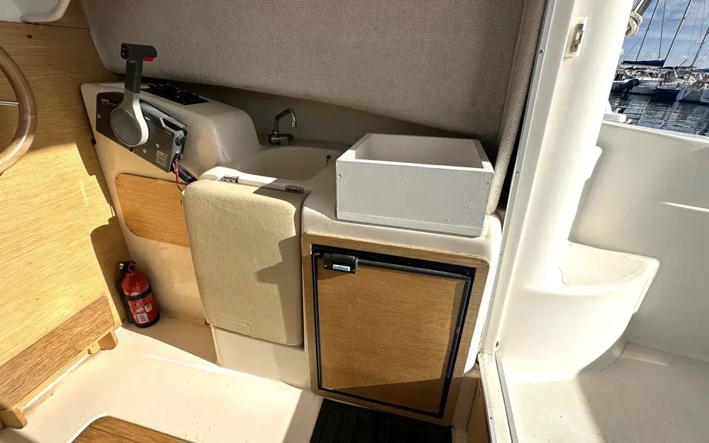 slider 4 Sessa Marine Dorado 22