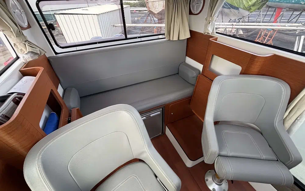 slider 14 Beneteau Barracuda 9