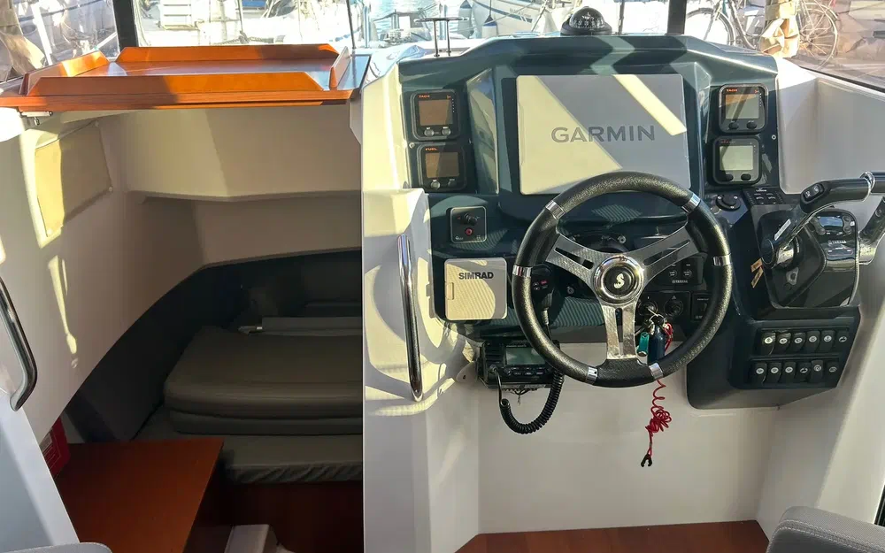 slider 4 Beneteau Barracuda 9