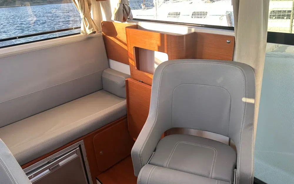 slider 8 Beneteau Barracuda 9