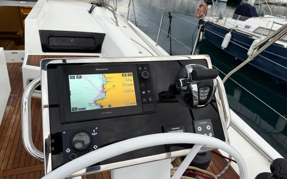 slider 9 Beneteau Oceanis 51.1