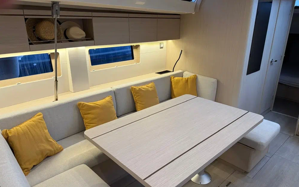 slider 11 Beneteau Oceanis 51.1