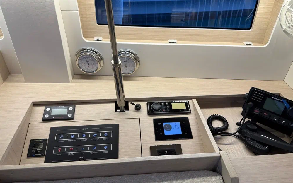 slider 15 Beneteau Oceanis 51.1