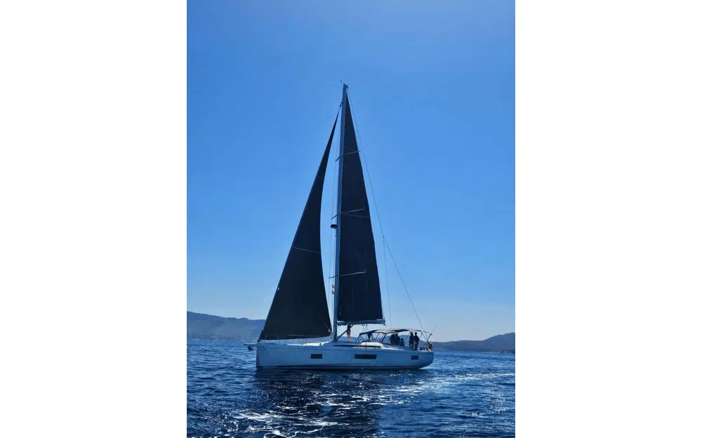 slider 3 Beneteau Oceanis 51.1