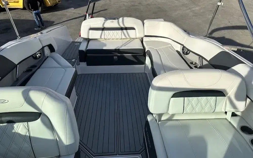 slider 17 Regal  26 Fasdeck