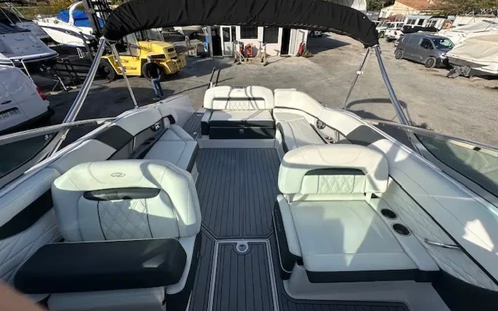 slider 18 Regal  26 Fasdeck