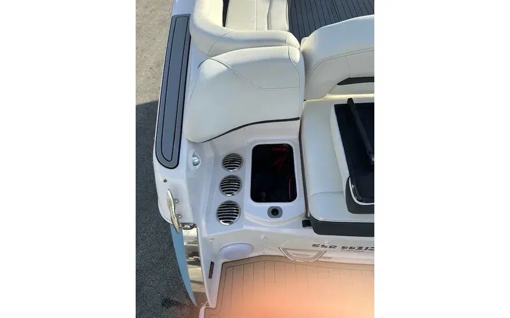 slider 28 Regal  26 Fasdeck