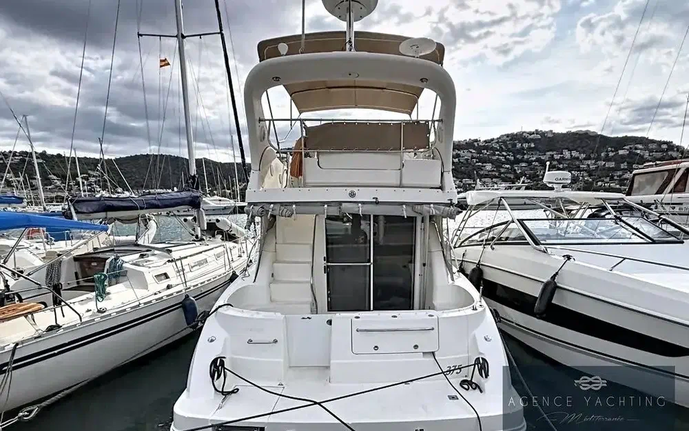 slider 3 Sea Ray  375 Sedan Bridge