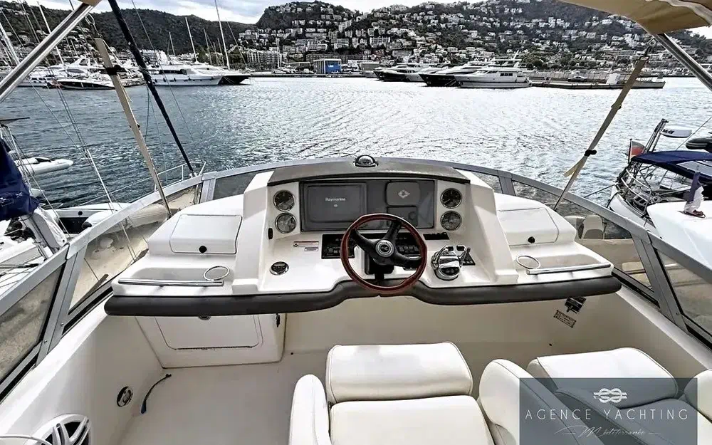 slider 8 Sea Ray  375 Sedan Bridge