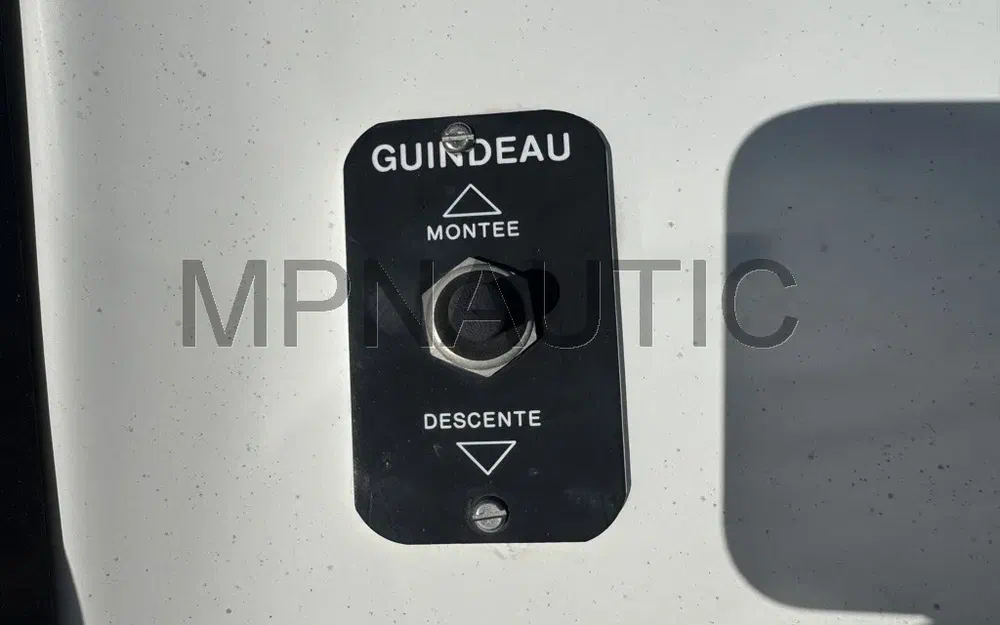 slider 12 Beneteau Flyer 701