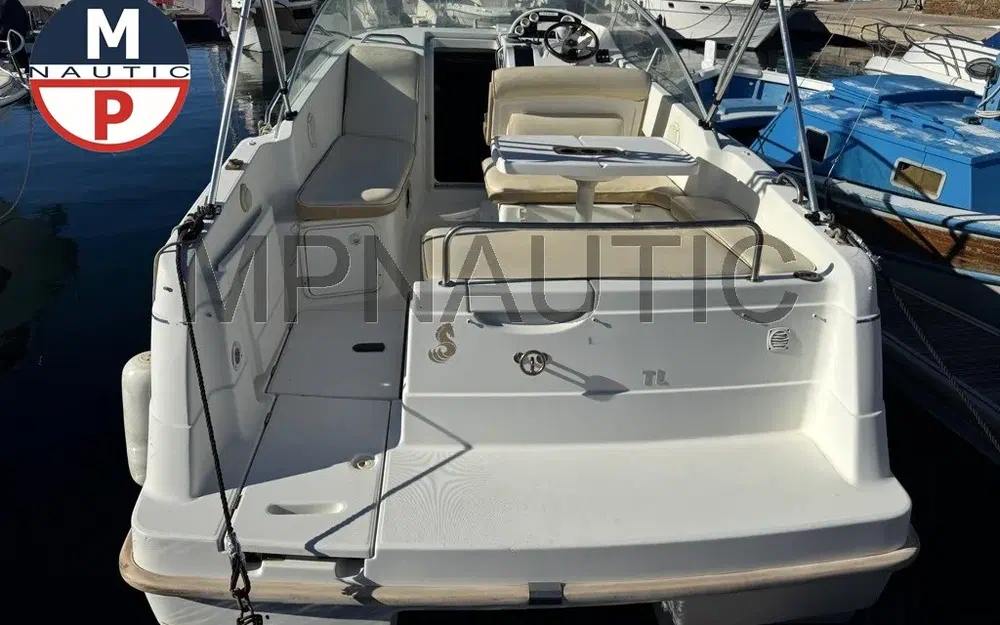 slider 1 Beneteau Flyer 701