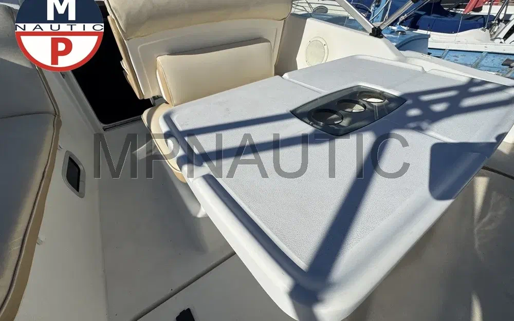 slider 2 Beneteau Flyer 701