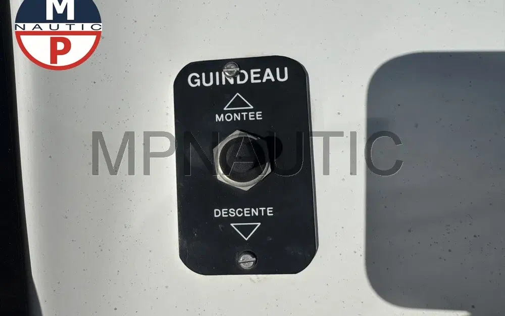 slider 3 Beneteau Flyer 701