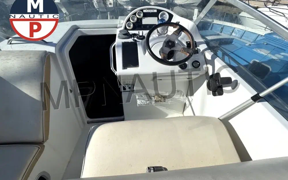 slider 4 Beneteau Flyer 701