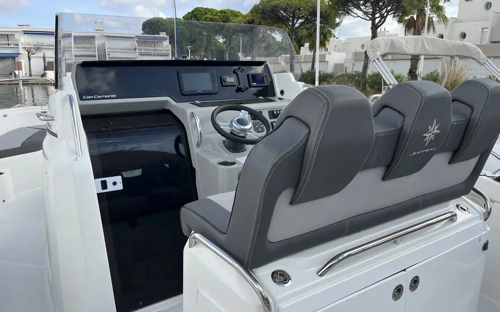 slider 9 Jeanneau Cap Camarat 9.0 CC